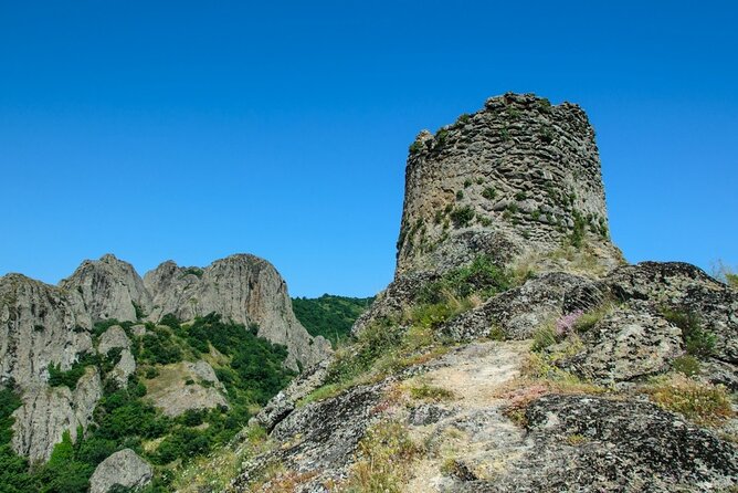 1 day hiking in Birtvisi Canyon from Tbilisi - Deda-tsikhe: a route stop that helps the day feel purposeful