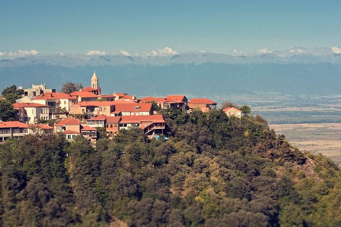 3 day tours in Georgia - Day 1 Ananuri Castle views over the Jinvali reservoir, then Gudauri