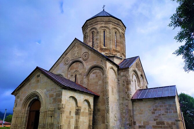 3 Days/2 Nights Racha Region Tour Package in Georgia - Day 1: Shaori Reservoir, Nikortsminda Cathedral, and Oni Synagogue