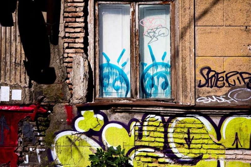 3 Faces of Tbilisi - The new, the old and the alternative - The Royal baths and the Leghvtakhevi Waterfall moment