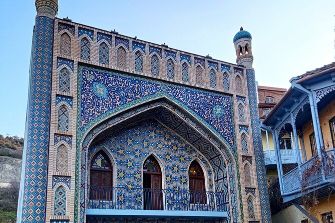 3-Hour Private Guided Walking Tour in Tbilisi - Stop 7 and Stop 8: Abanotubani Sulfur Baths District and the Tamada Statue