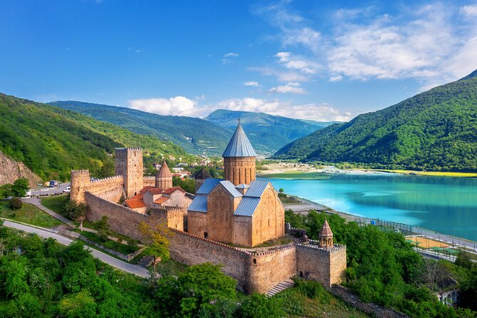 A 6-Day Private Expedition into Rich Heritage - Day 1 in Tbilisi: airport meet, nameplate welcome, and hotel transfer
