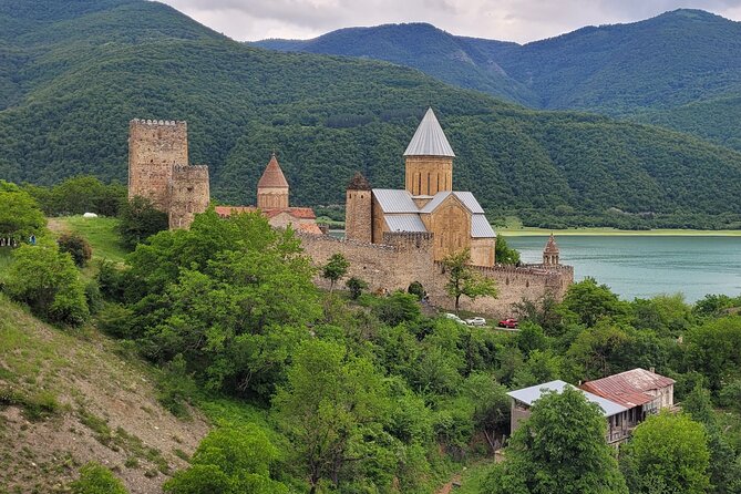 A day trip to Great Caucasian mountains - From Tbilisi to the Caucasus in one efficient sweep