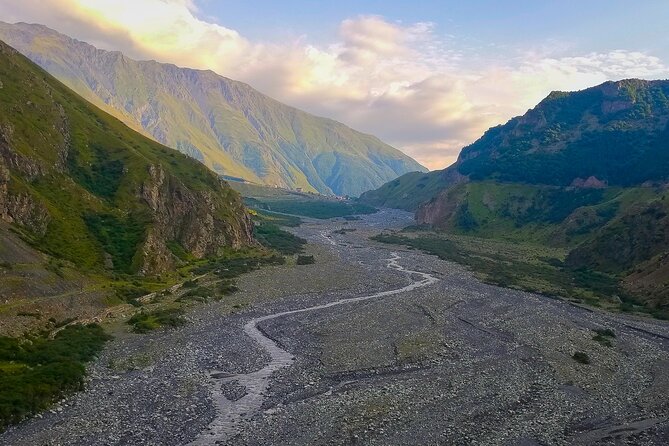 A day trip to Great Caucasian mountains - Where the Aragvi rivers meet, then lunch fuel