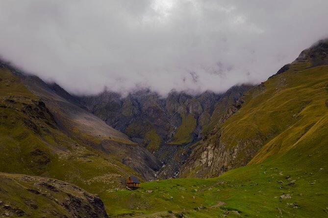 A day trip to Great Caucasian mountains - Gudauri and the Friendship of Nations monument