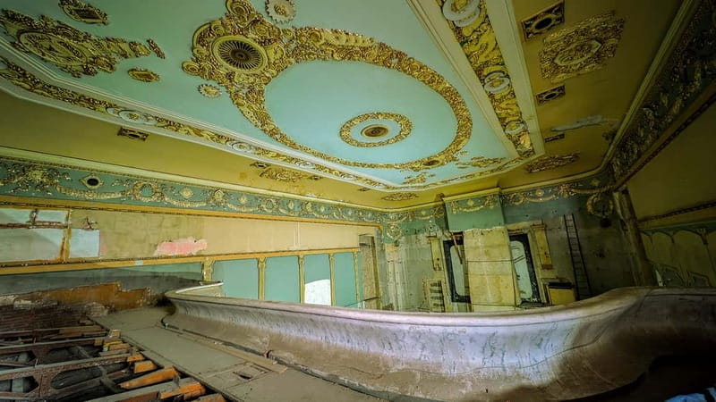 A Journey Through Abandoned Wonders - Tbilisi Urbex Tour - Urbex in Tbilisi, but with a guide who gives you context
