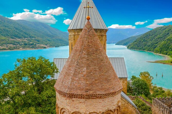 Airport Transfer: Tbilisi to Tbilisi Airport TBS by Standard Car - The 20-minute free wait time that actually helps real life