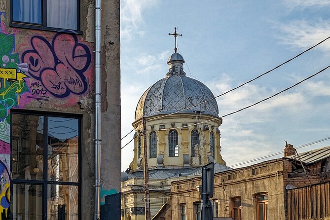 Alternative walking tour New Tiflis and backstreets - Dry Bridge Flea Market browsing, from Soviet memorabilia to handmade crafts