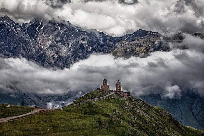 Amazing Day Trip Gudauri & Kazbegi With Lunch at Rooms Hotel from Tbilisi - Jvari Monastery and Mtskheta Views: The First Big Georgia Moment