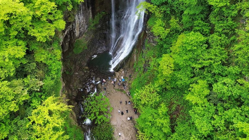 Batumi: Wine & Dine Tour To Waterfalls - Mountainous Adjara - Toasts and folklore show: why it lands for so many people