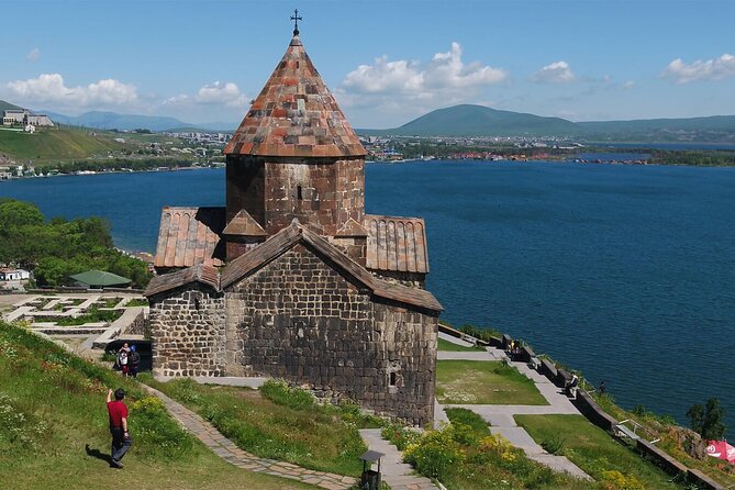 Best of Armenia: private 2-3 days tour to Yerevan w/ family lunch - Cascade, Old Yerevan, and Mother Armenia viewpoint time