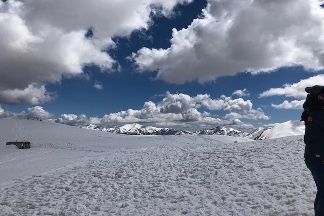 Bestseller Day Trip to Kazbeg/Gergeti Delicious Lunch at Rooms - Lunch at Rooms Hotel: The Midday Win