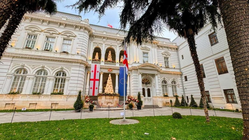 Beyond the Old City: Tbilisi's Hidden Gems Walking Tour - Key Things You Will Notice on This Walk