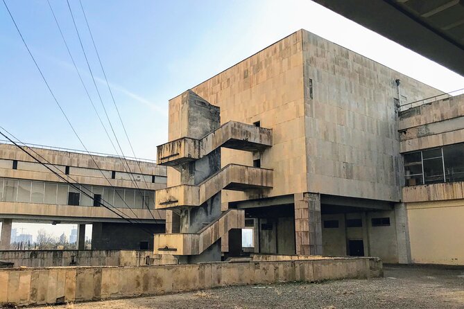 Brutal Tbilisi: Urban exploration and untold stories - Stop 5: Nutsubidze Skybridge, 70-Meter Walkways and the Elevator Moment