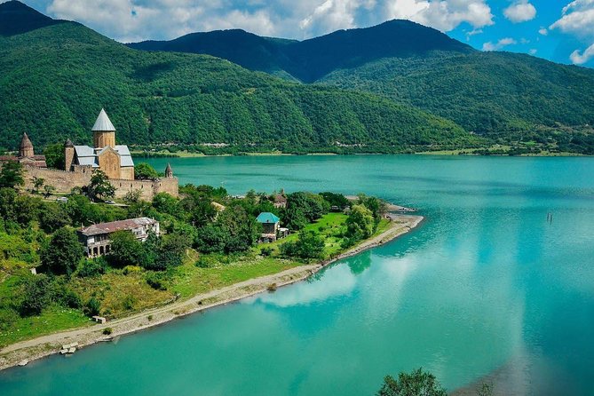 Caucasus Mountains Tour From Tbilisi - Stop 1, Zhinvali Water Reservoir: V-shaped views in a 20-minute break