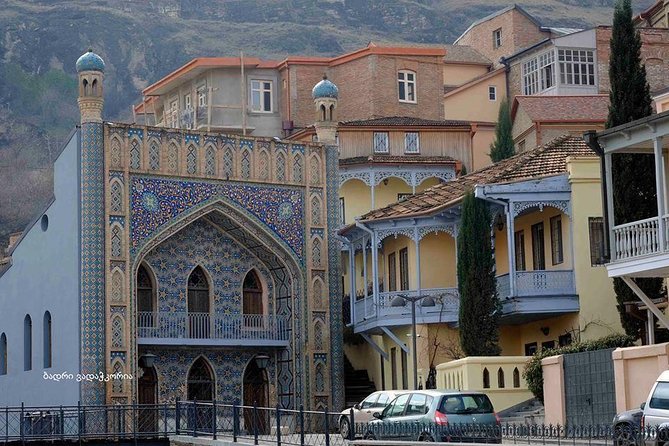 Classic Tbilisi Walking Tour - Freedom Square to Sololaki: the tour’s best first 30 minutes