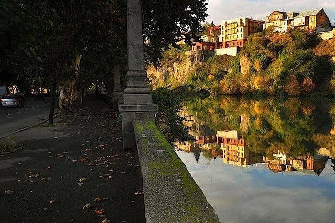 Classic Tbilisi Walking Tour - Abanotubani finish: sulfur baths, Meidan Square, and a satisfying ending