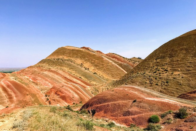 David Gareji and Real Rainbow Mountains Off-Road adventure + hike - Timing, group size, and what “moderate fitness” means here