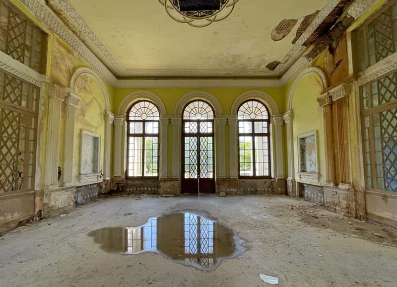 Day tour from Tbilisi to Kutaisi and Tskaltubo - Central Park to Mon Plasir: Kutaisi landmarks you can connect