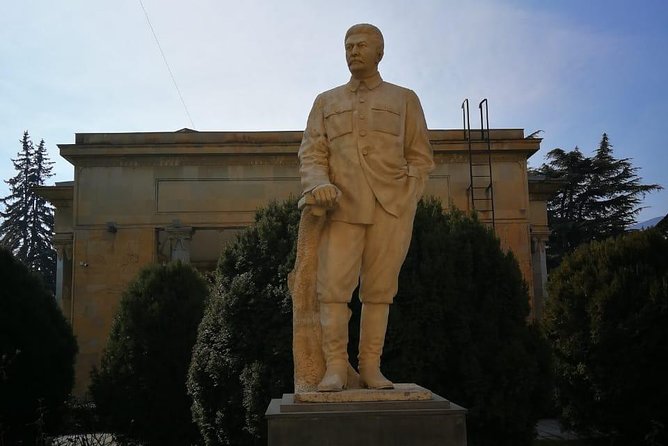 Day tour: Jvari, Mtskheta, Gori, Uplistsikhe & Home-Cooked Lunch - Gori’s Stalin Museum and the Train Carriage Memory