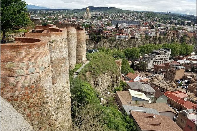 Day Tour Tbilisi - Mtskheta - Jvari - Chronicles of Georgia Monument-Tbilisi - Mtskheta: Lunch Break and the Old Capital Feeling