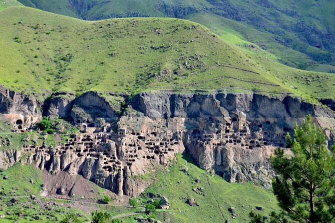 Day tour to Vardzia, Borjomi in Georgia - Vardzia: the cave monastery you walk through