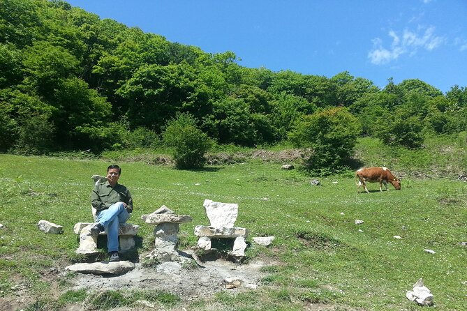 Day trip in Prometheus cave and Okatse canyon by Visit-geo - Guide style and group feel: where comfort turns into real help