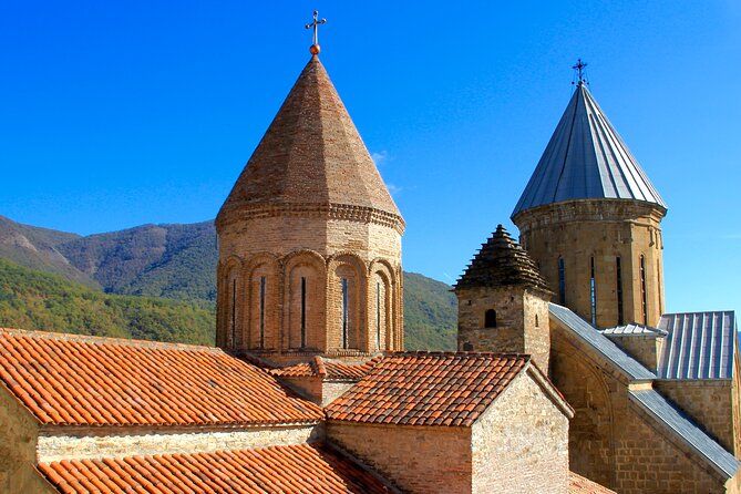 Day Trip to Kazbegi and Gudauri - Gergeti Trinity Church: the spiritual viewpoint, plus the 4x4 reality