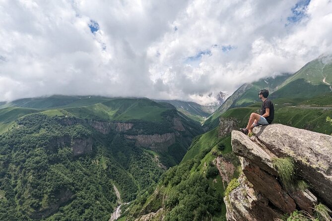 Day Trips to Explore Northern Georgia with Local, Beka - Ananuri fortified castle ensemble: medieval walls with a Soviet-age context
