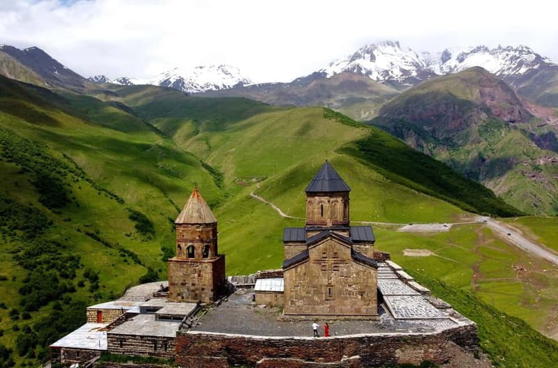 From Tbilisi: Ananuri, Gudauri and Kazbegi Day Trip - Mount Kazbegi views: getting the big photograph without rushing