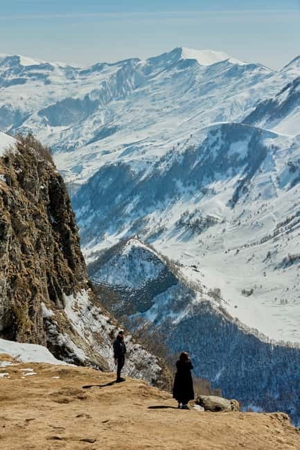 From Tbilisi: Ananuri, Gudauri, and Kazbegi Tour with Guide - Gudauri Friendship Arch at 2,380 meters: where the wind does the talking