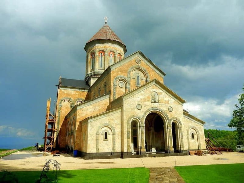 From Tbilisi: Bodbe, Sighnaghi and Telavi Day Trip - Manavi: the tastings that set the tone (chacha, honey, and Churchkhela)