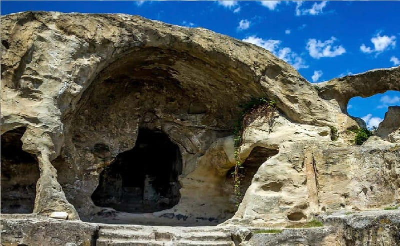 From Tbilisi: Gori and Uplistsikhe Group Tour - Where You Meet Matters, Especially on a Busy Day