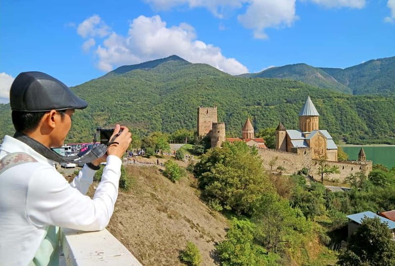 From Tbilisi: Guided Day Trip to Ananuri, Gudauri, & Kazbegi - Weather, snow traffic, and how to plan your day