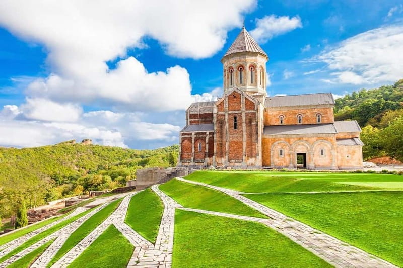From Tbilisi: Kakheti Tour - Bodbe, Sighnaghi, wine tasting - The bread baking masterclass and village bread and cheese lunch