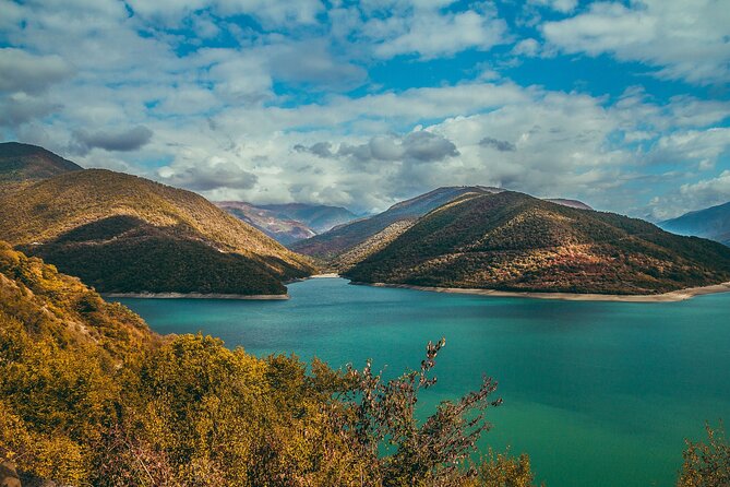 From Tbilisi: Kazbegi, Gudauri & Ananuri Day Trip - Guide Style, Group Size, and Keeping Your Day Comfortable