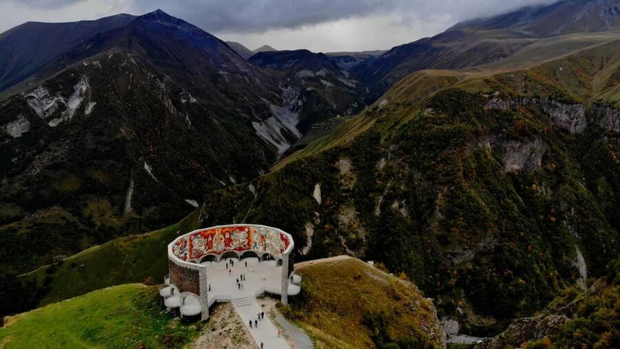 From Tbilisi: Kazbegi, Gudauri & Gergeti Group Day Tour - Ananuri Fortress Above the Turquoise Water