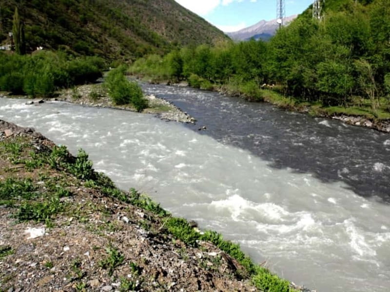 From Tbilisi: Kazbegi, Gudauri & Gergeti Group Day Tour - Quick Scenic Stops: Aragvi and Pasanauri