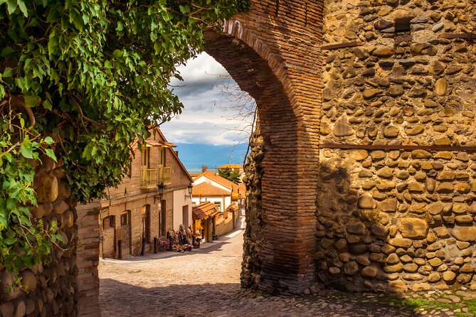 From Tbilisi Magical Kakheti – Sighnaghi, Bodbe & Chronicles Tour - Food and the Pace: Where the Day Can Feel Tight
