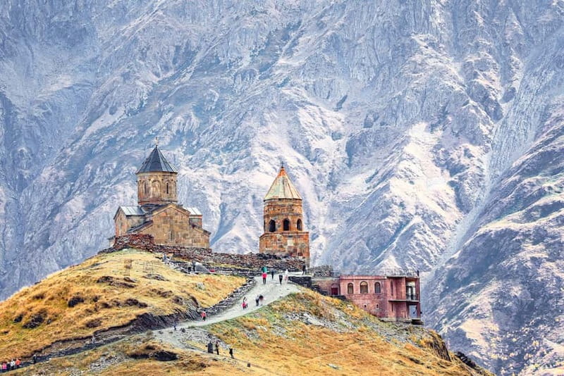 From Tbilisi: The Best of Kazbegi and Gudauri Mountains - Food on the road: khinkali when the views finally slow you down