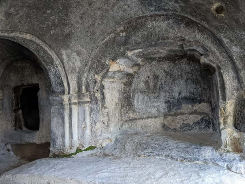 From Tbilisi: Uplistsikhe Caves and Mtskheta Town Day tour - Uplistsikhe Cave Town: How One Settlement Worked for Daily Life