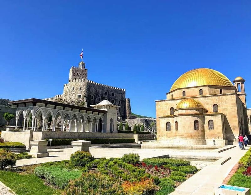 From Tbilisi: Vardzia, Rabati, and Borjomi Private Tour - Stop 3: Borjomi Central Park and Tasting the Water Source