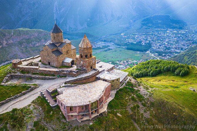 Full Day Kazbegi Guided Tour in Georgia - Pasanauri Lunch Stop: Khinkali Time in Georgia’s Style
