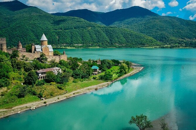 Full day Private Tour in Kazbegi, Gudauri & Ananuri from Tbilisi - A smooth, full-day route that does not feel rushed
