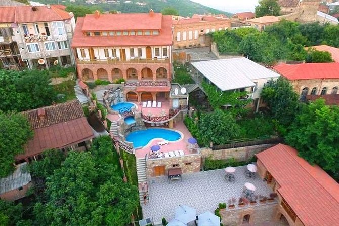 Full-Day Signagi and Bodbe Tour in Kakheti from Tbilisi - Signagi City Walls: How the Town’s Layout Explains Its Romance