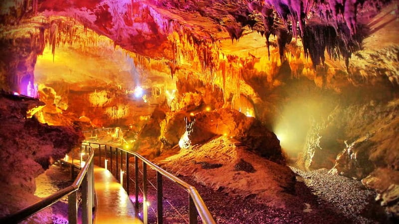 Gelati Momastery, Prometheus Cave, Sanatoriums and winetour - The Highlights You’ll Actually Care About