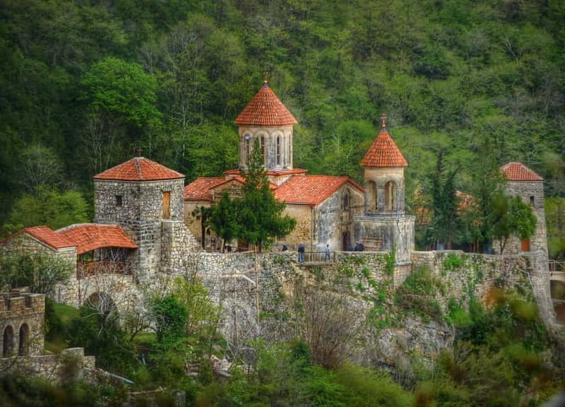 Gelati Monastery, Motsameta Monastery & Bagrati Cathedral - Bagrati Cathedral on Uchimerion Hill: one church, big medieval meaning