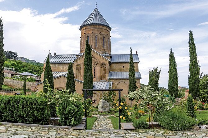 Group Day Tour of Mtskheta,Jvari,Samtavro - Mtskheta town stop: use the time to get your bearings