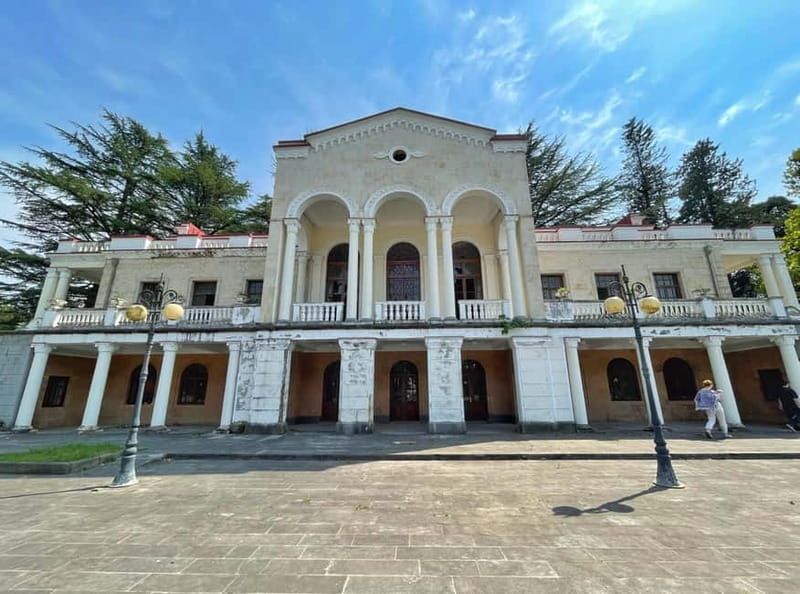 Group tour from Batumi to Kutaisi and Tskaltubo - Abandoned sanatoriums: Gelati, Medea, and Druzhba