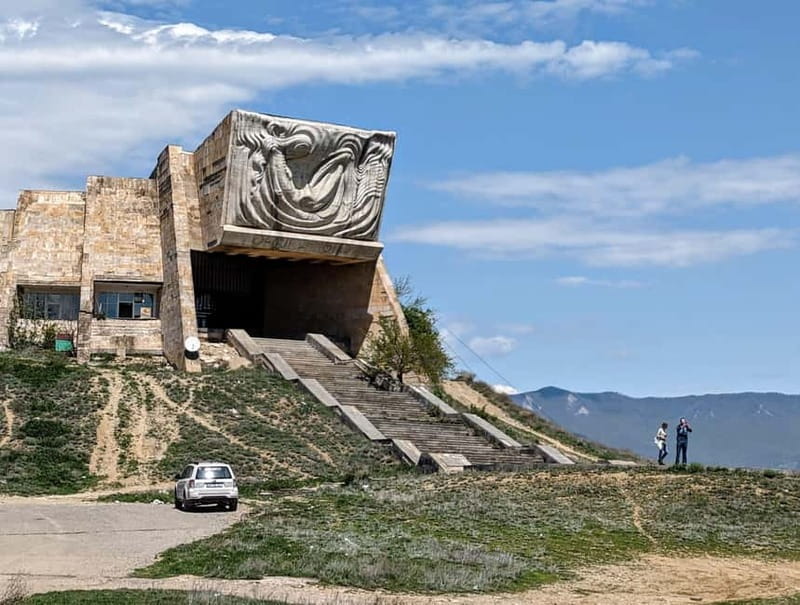 Hidden Tbilisi: A Journey Through Modernism & Brutalism - Small but memorable: the khachapuri snack stop